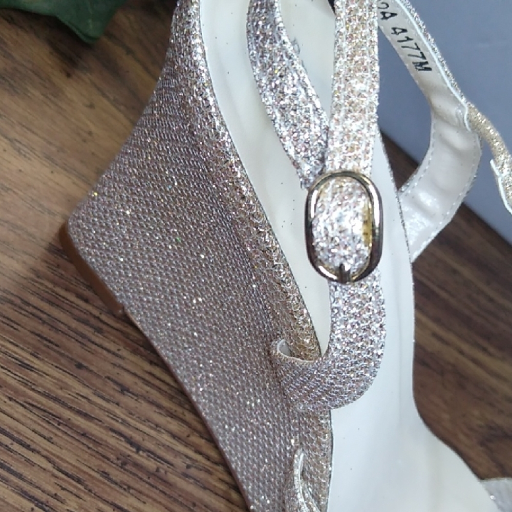 Benjamin Walk Gold Heels Elegant Strappy Design - Picture 6 of 11